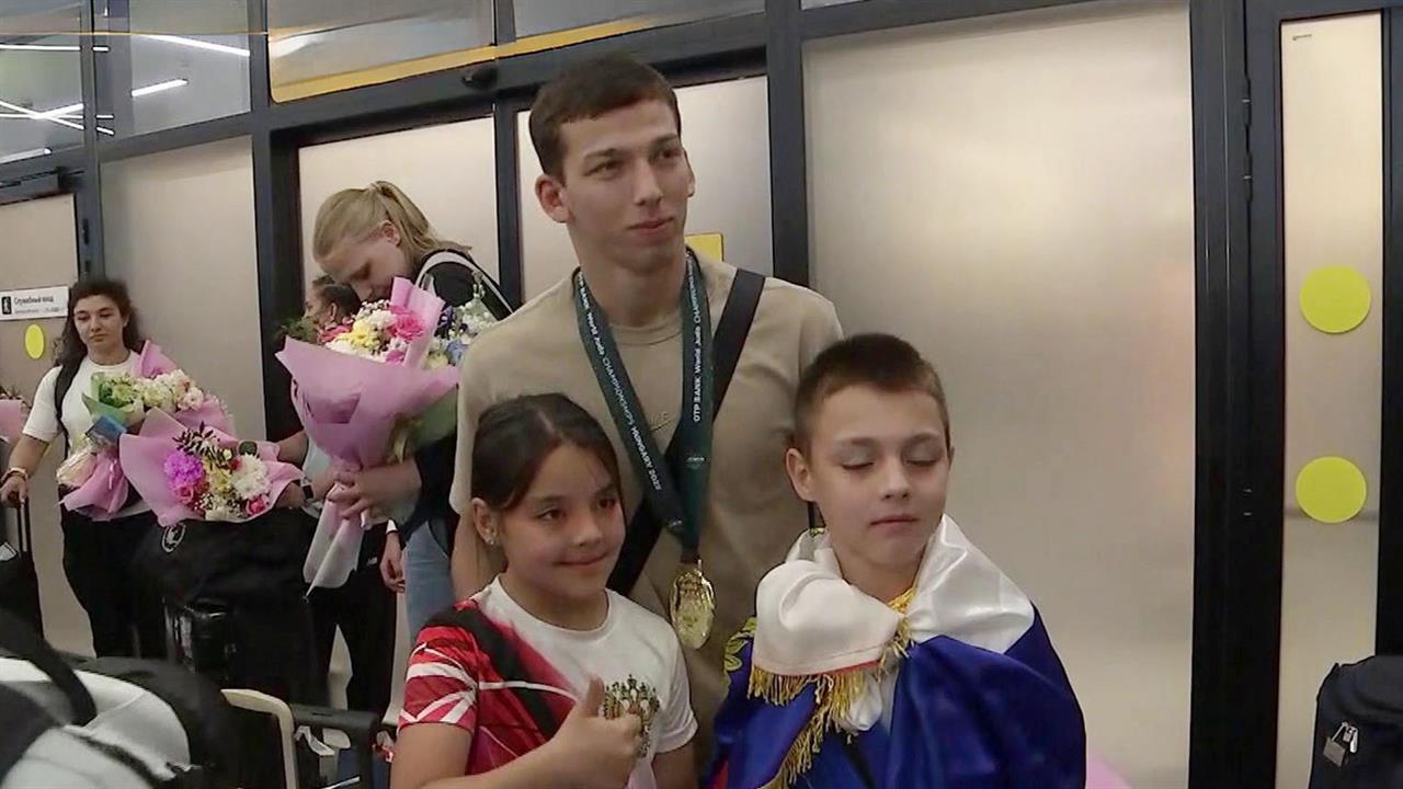 В Россию вернулись дзюдоисты после триумфа на мировом первенстве в Будапеште