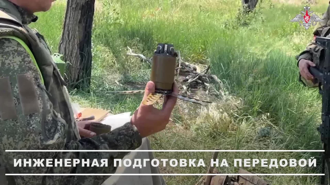 🧨 Штурмовые подразделения ГрВ «Восток» проходят инженерную подготовку на Южно-Донецком направлении.