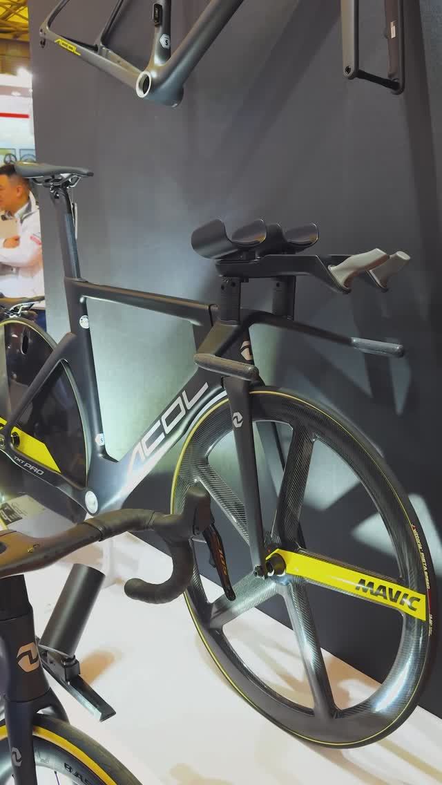 Новый бренд ACOL от Alessandro Colnago: Карбоновый трековый велосипед ACOL TXT PRO China Cycle 2025