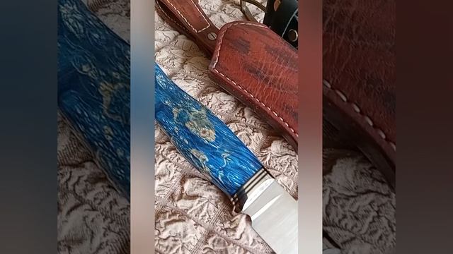 нож ручной работы с ремнем из натуральной кожи ручной работы.