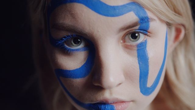 8092890-uhd_4096_2160_25fps