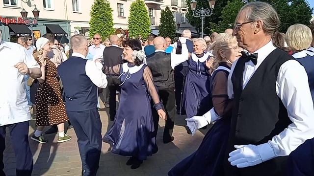 VID_20250621_ Рио-Рита звучит в Бресте