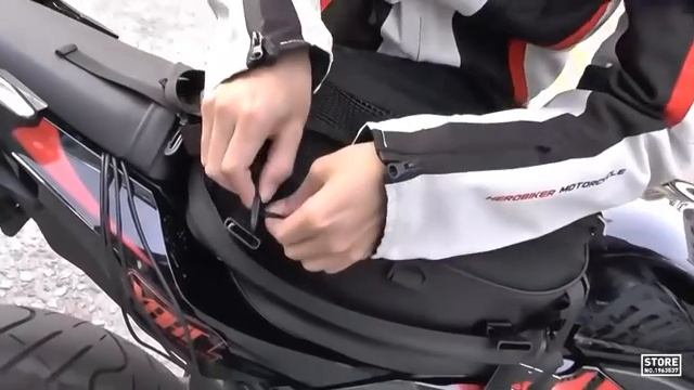 Сумка на заднее сиденье мотоцикла