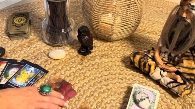 🔮 Жизнь разворачивается на 180 градусов. Расклад Таро