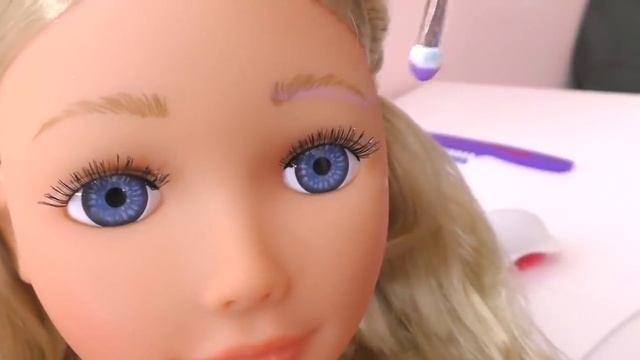 Диана Рома - Диана играет в Куклы