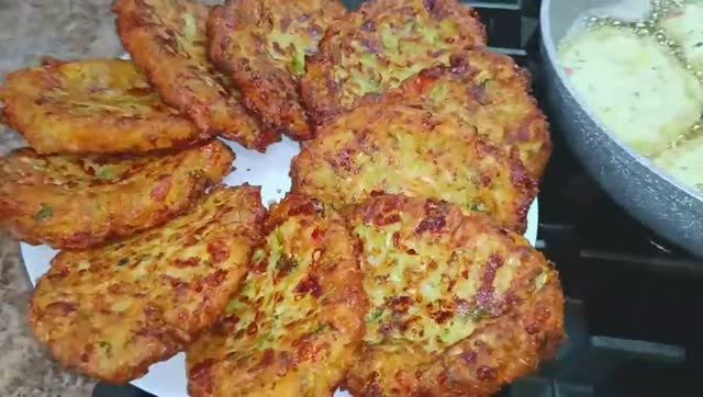 Котлеты из кабачков и капусты.