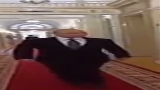 Широкий Путин идёт. HD 1080р (мем полная версия)