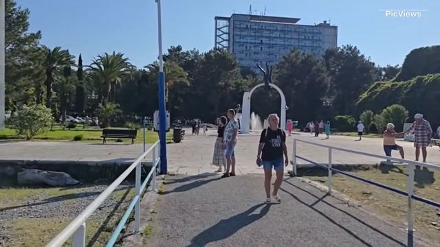 Абхазия пляж Пицунда сегодня 22 июня 2025. Какая погода сейчас, обстановка на море и курорте