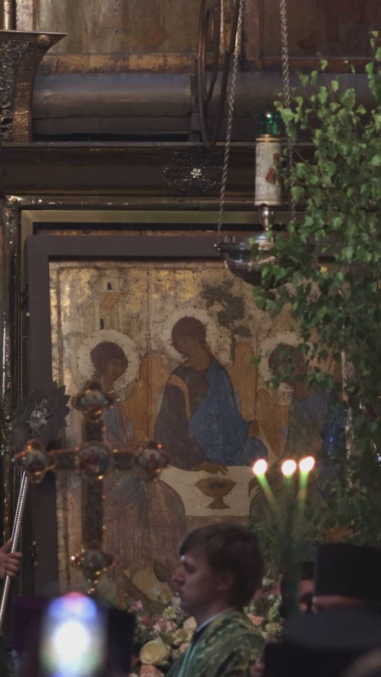 22 июня 2024 г. — день принесения иконы «Троица» прп. Андрея Рублева в Троице-Сергиеву Лавру