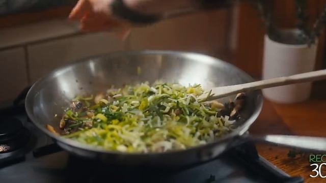 Creamy Pappardelle Pasta with Bacon, Leeks, and Mushrooms