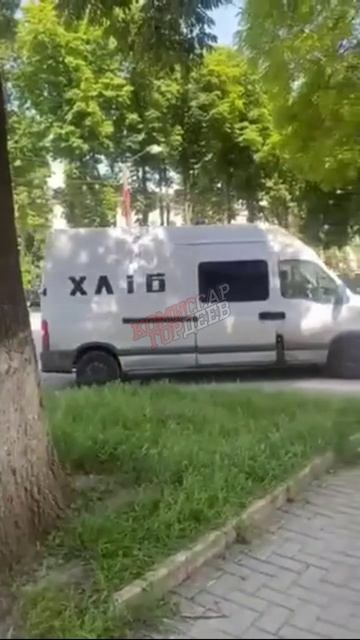 Как мышей ловят на сыр, так и хохлов на хлеб