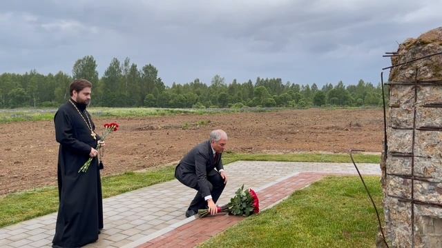 Вячеслав Володин возложил цветы к Ржевскому мемориалу