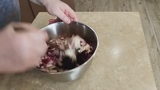 Как Приготовить Салат Из Свеклы И Селедки За Считанные Минуты？