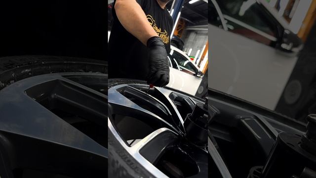 Точная правка дисков и фирменный шиномонтаж на оборудовании Hunter для Audi RS4