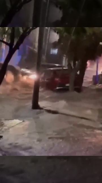 Ливневый паводок в Менчаке (Керетаро, Мексика, 22.06.2025).