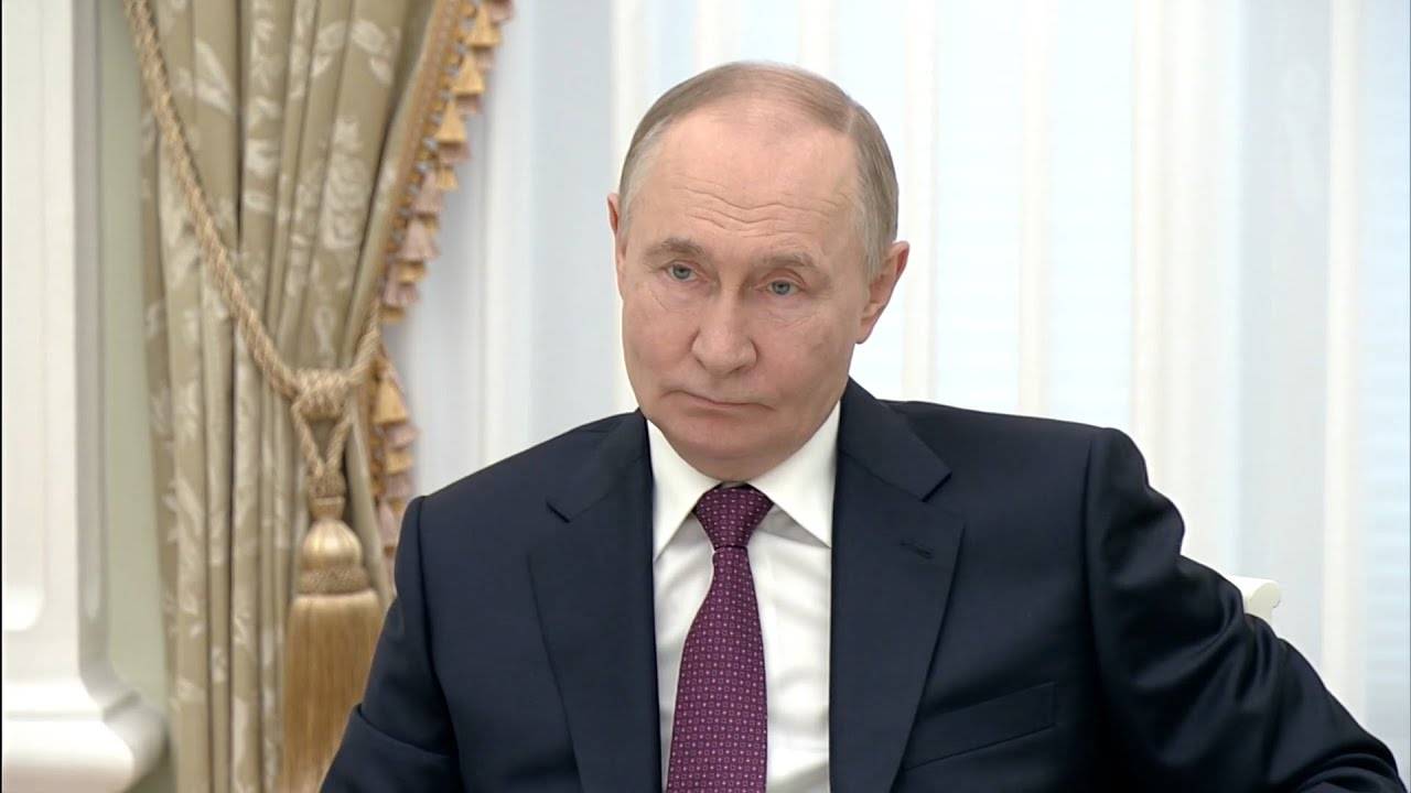 Путин пообещал помочь иранскому народу