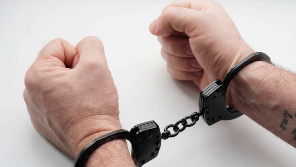 Двое жителей Крыма задержаны за попытку теракта на железной дороге