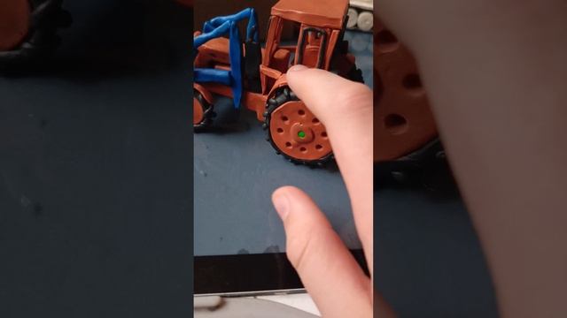 т-40 из пластилина.