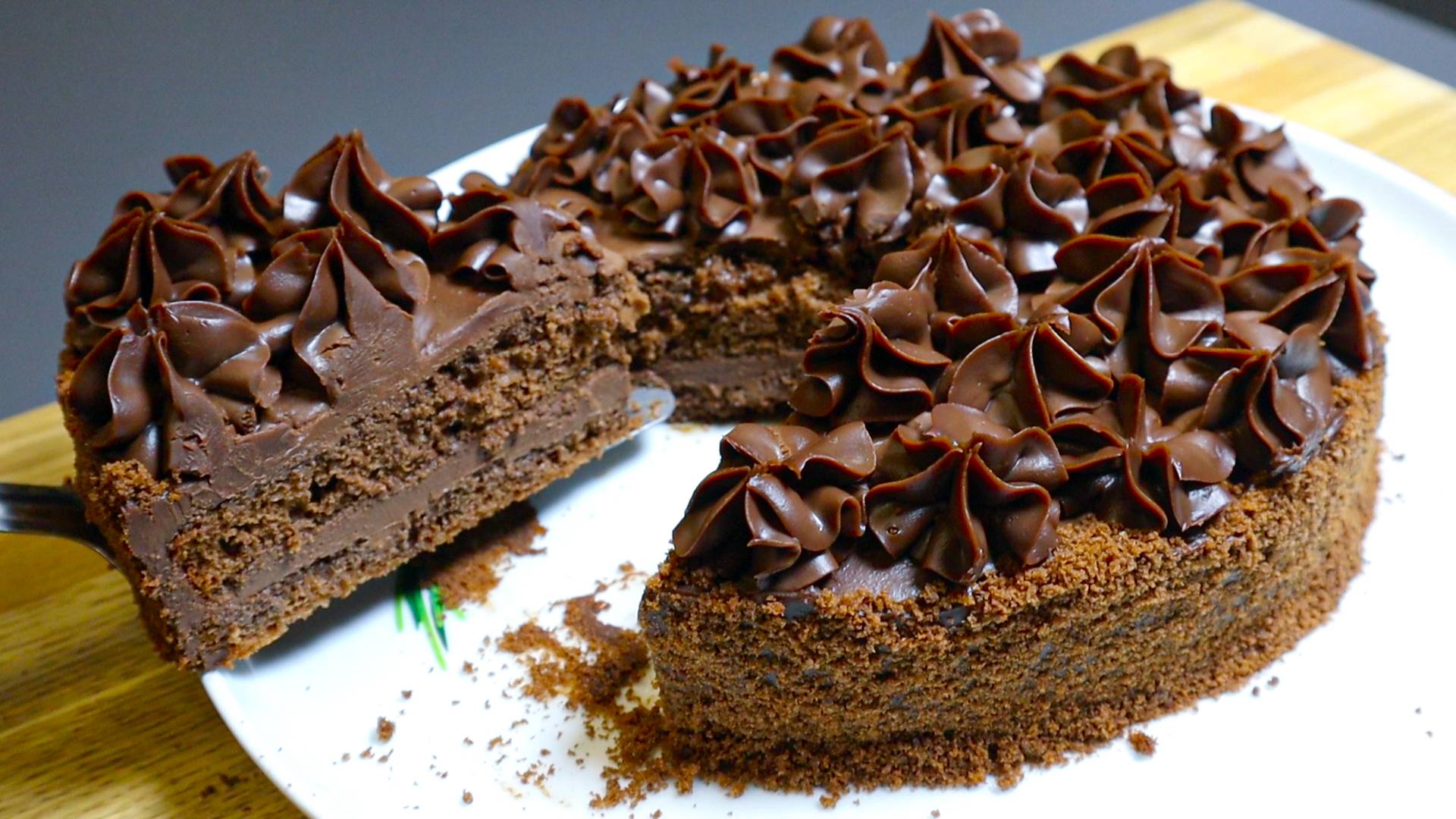Простой и вкусный шоколадный торт! Потрясающий десерт к чаю!
