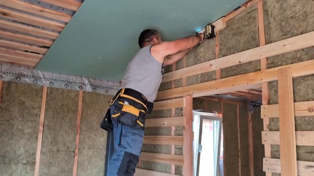 Каркасный дом утеплили. Дом на Меганоме растет. Возвращаемся после паузы.