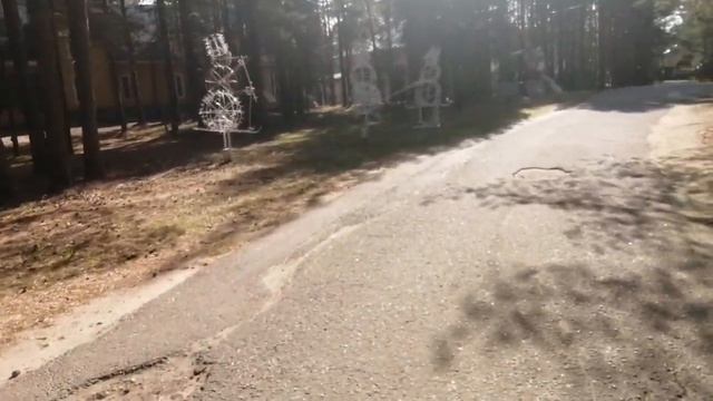 Наши маленькие путешествия 2024) Сентябрь. Вотчина Деда Мороза. Начало прогулки и магазин сувениров.