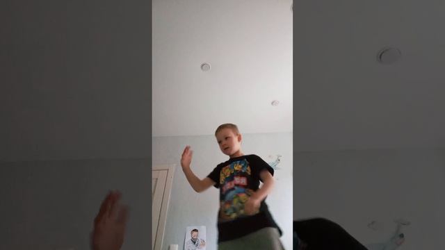 танец спикер мена