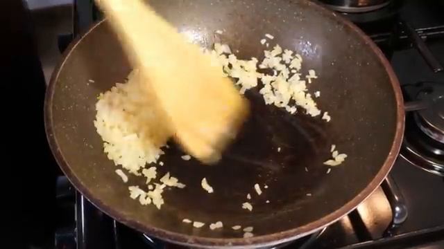 Рис с фаршем и овощами на сковороде. Простой рецепт, быстрый и вкусный ужин.