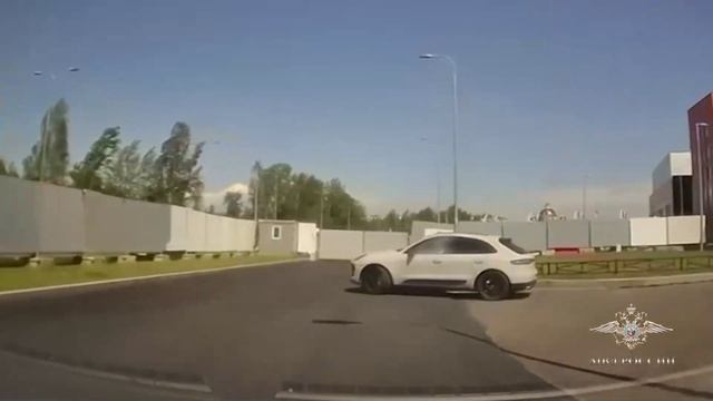 В Санкт-Петербурге сотрудники полиции применили огнестрельное оружие для задержания злоумышленника