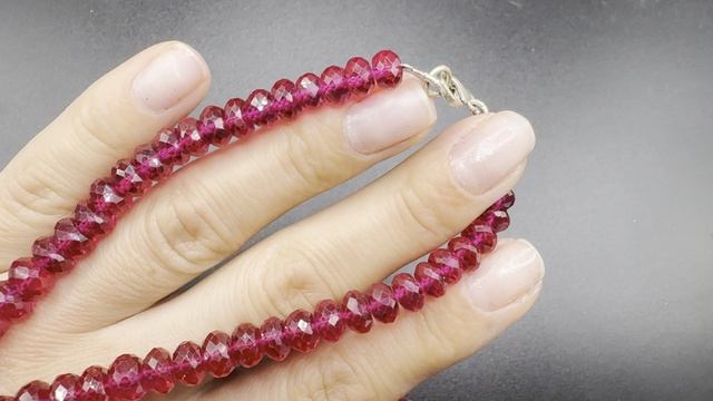 Колье с натуральной розовой шпинелью Длина нити 46-47 см Бусины от 10 до 6 мм ШПИ024