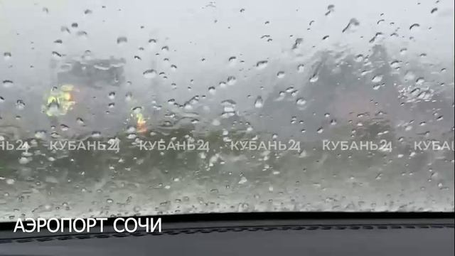 Мощный град размером с горох ударил в разных районах Краснодарского края