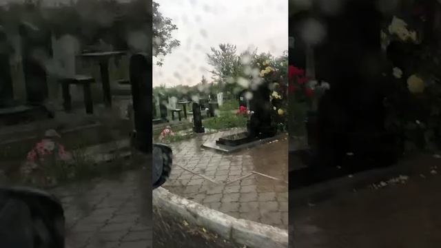 Мариуполь. Центральный въезд на Старокрымское кладбище