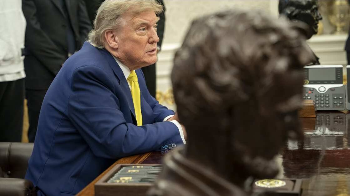 Sky News: Трамп в ситуационной комнате следит за ударами Ирана по базам США