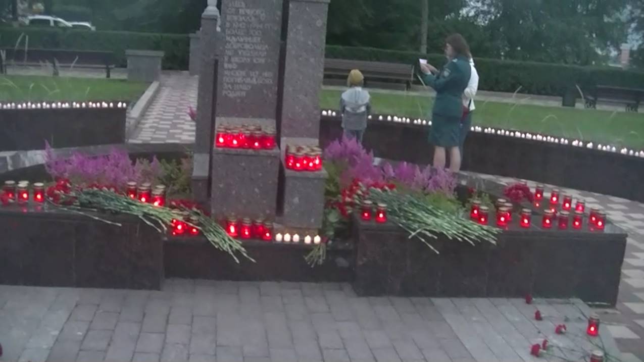"Свеча памяти" на алее Соловецких юнг.