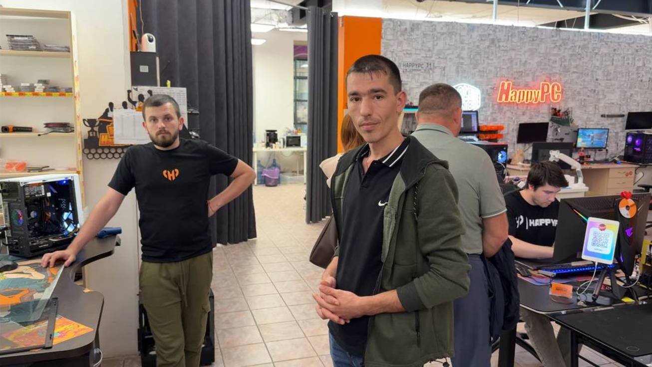 Парень Максим хотел починить свой ПК, в итоге потухло сразу 2! + Сборка i9 285K и RTX5090 😱