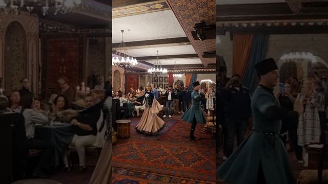 💃🕺🏻  Зажигательные танцы, национальный колорит, ужин и вино = рецепт отличного вечера!  #туризм