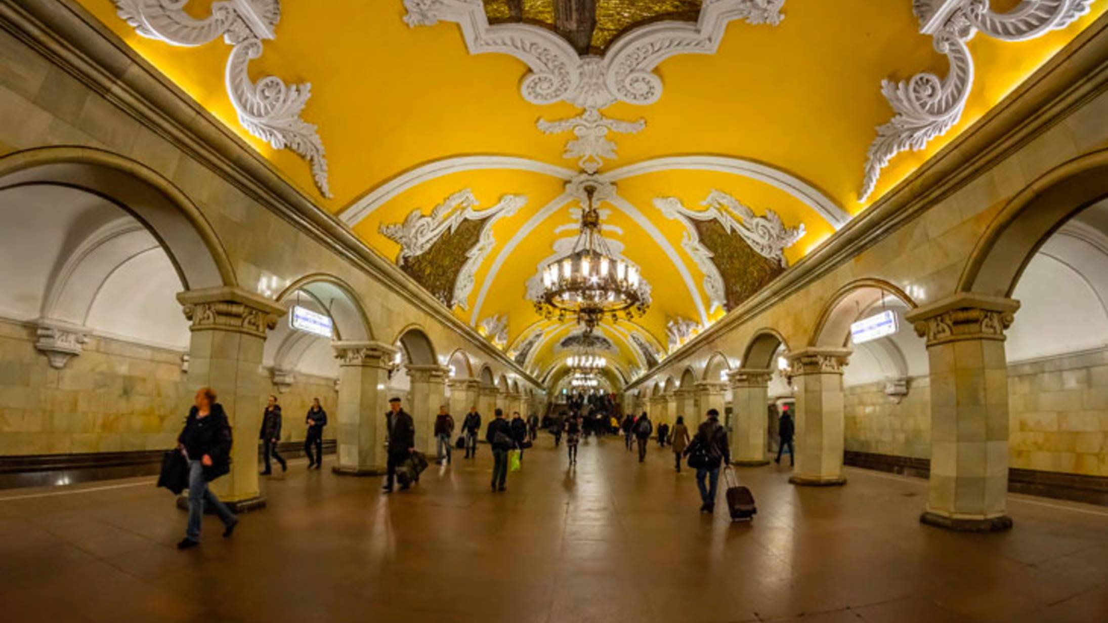 МОСКВА. СТАНЦИЯ МЕТРО🚇 Ⓜ,, КОМСОМОЛЬСКАЯ "