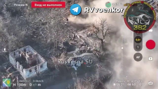 🇷🇺🔥🇺🇦Бесстрашный морпех в одиночку снёс укрепления врага, освобождая Курскую область
