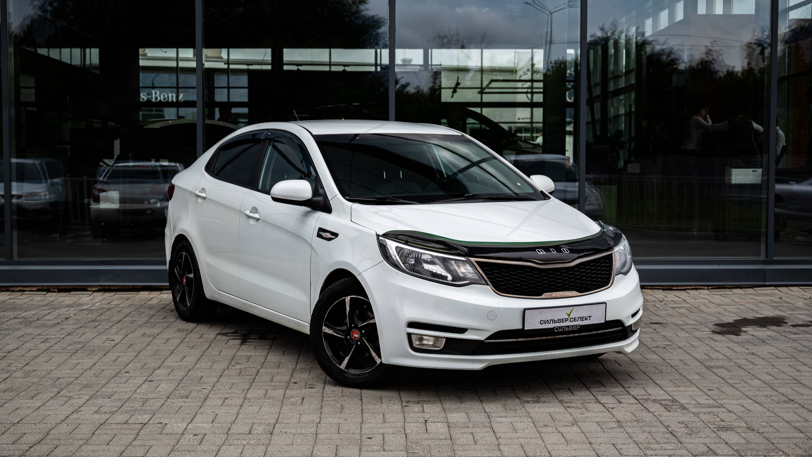 KIA Rio БЕЛЫЙ