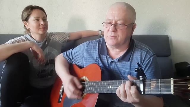 Городские встречи - просто, спонтанно с дочкой решили что-то напеть.