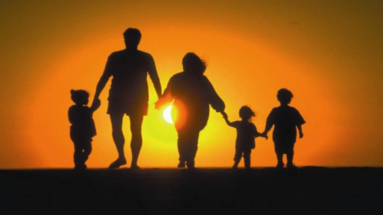 Семьей дорожить - счастливым быть!