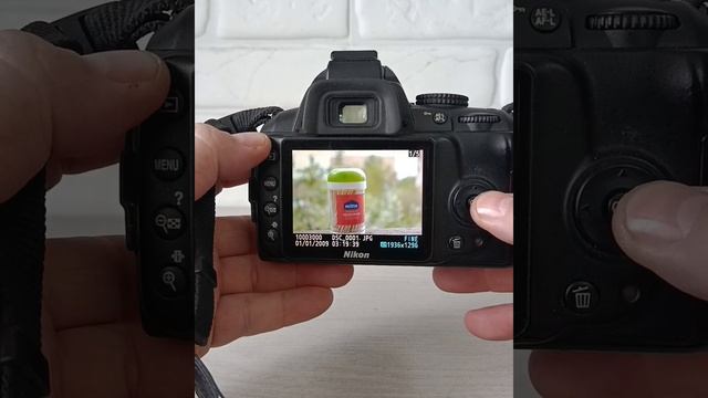 Nikon D3000 Зеркальный фотоаппарат