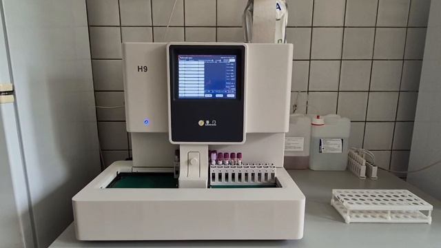 Выполнение теста на анализаторе гликированного гемоглобина H9 Lifotronic