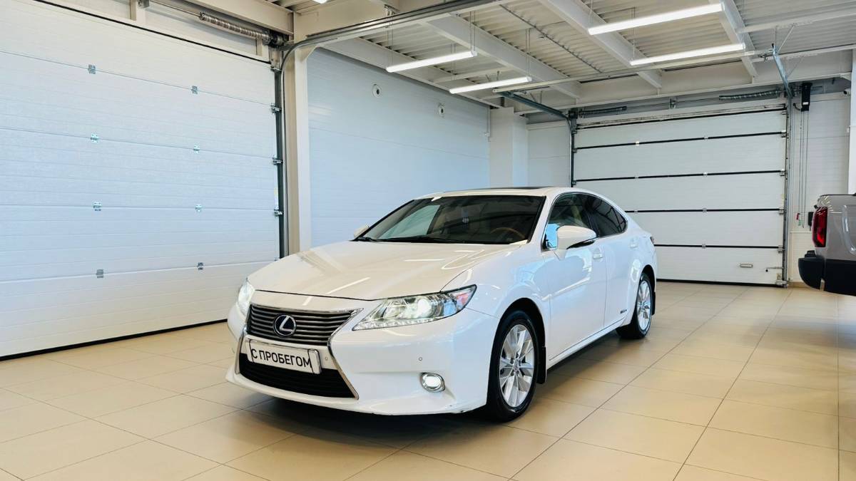 Lexus ES300h, 2014 год