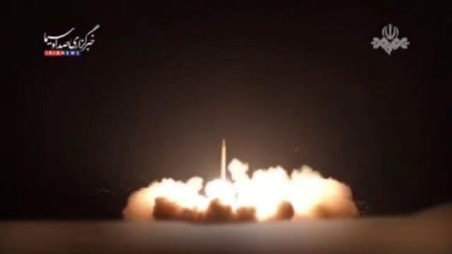 Момент запуска Ираном ракет по американской базе Аль-Удейд