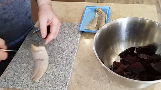Узнайте Как Приготовить Салат Из Свеклы И Селедки За Считанные Минуты