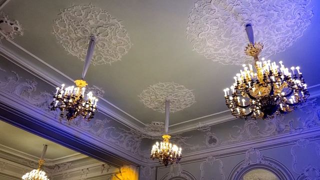 Люстры зеркального зала Дворце Белосельских-Белозерских в Санкт-Петербурге.mp4