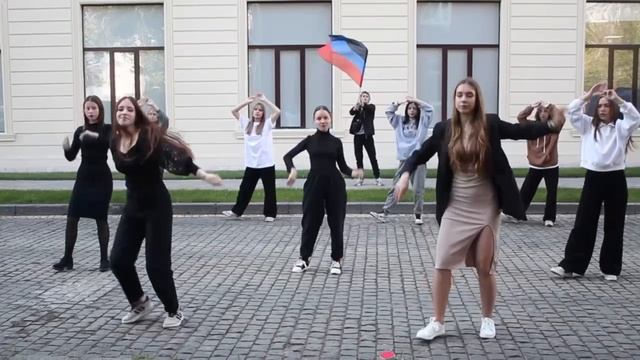 С ДНЁМ ФЛАГА ДОНЕЦКОЙ НАРОДНОЙ РЕСПУБЛИКИ
