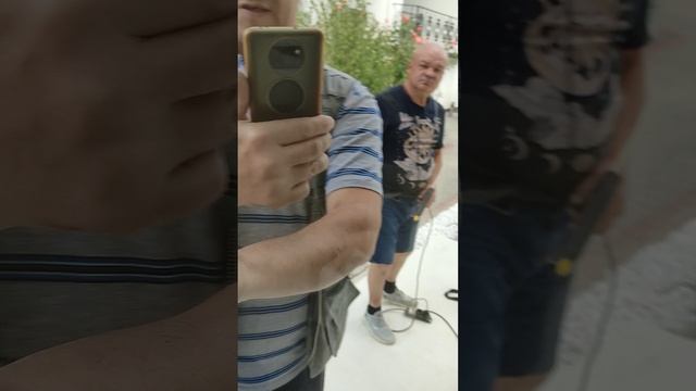 Заедает пластиковые двери. Что делать