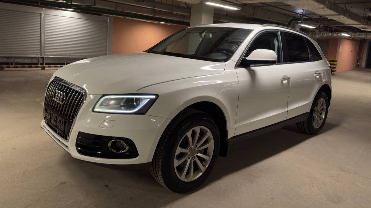 Audi Q5; 2,0 AT; 2015; Белый