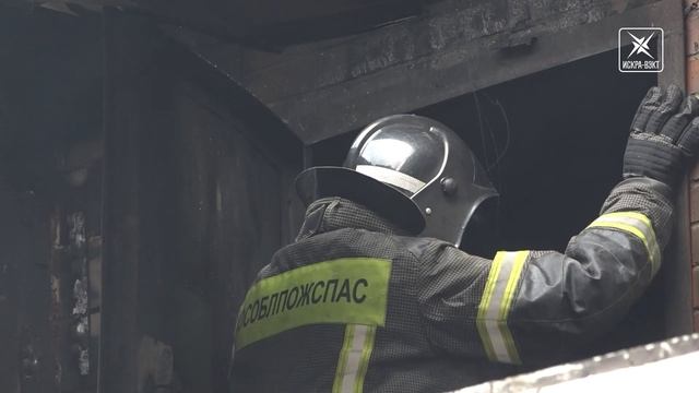 В Ашитково сгорел трехэтажный жилой дом